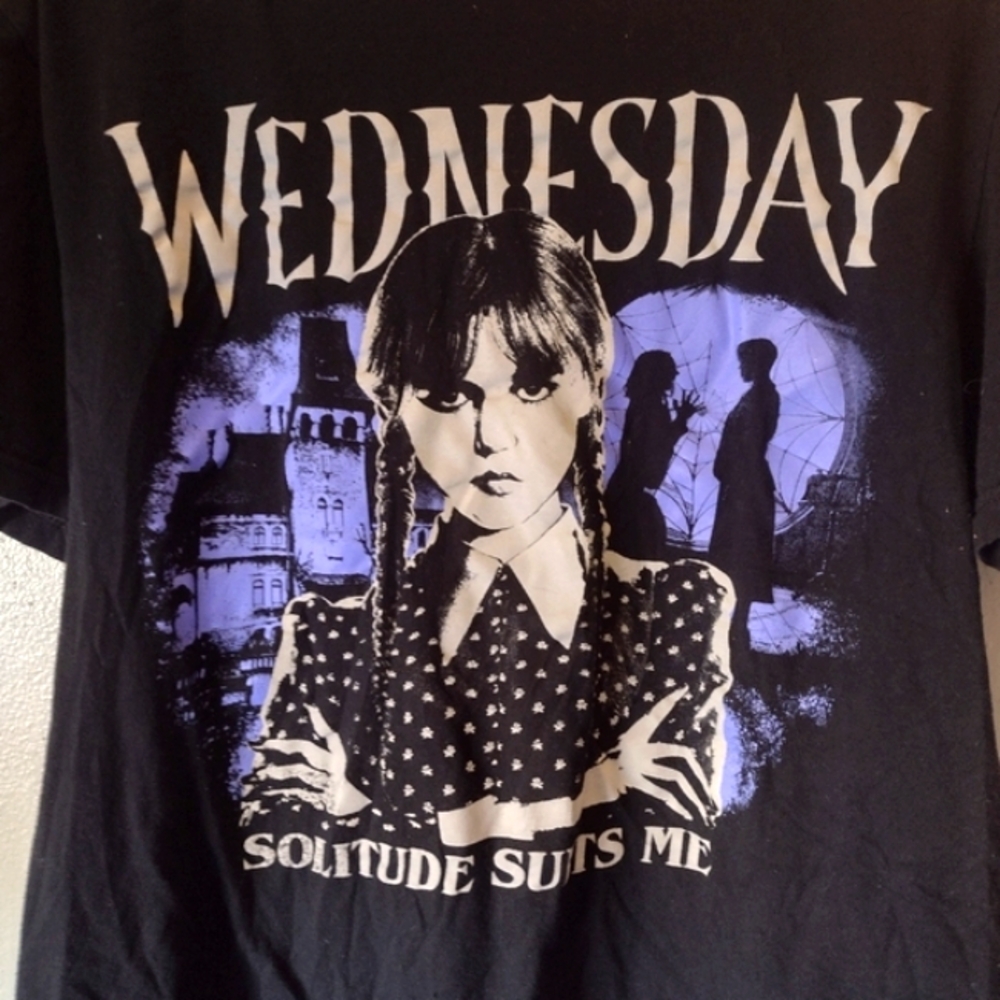 ADDAMS FAMILY, WEDNESDAY,Solitude Suits Me, Men's Large T-shirt,Cult Classic